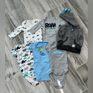 Baby boys dinosaur shirts bundle set of 6, size 3 months